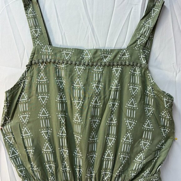 Cat and Jack Romper preteen Large 10/12, sage with Amazonian designs - Picture 10 of 14